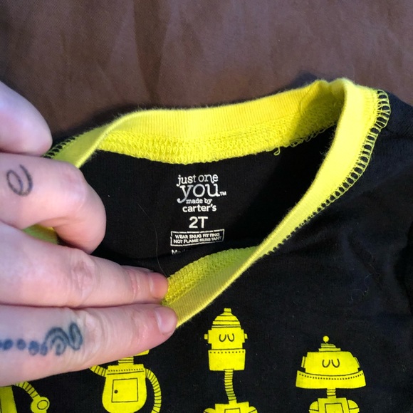 Carter’s Little Boys Matching Pjs (2T) - Picture 4 of 6